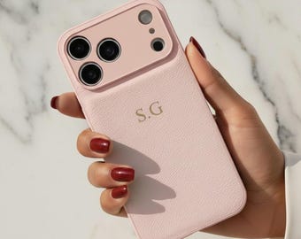 Funda personalizada para iPhone 17 Pro: iniciales personalizadas, funda de cuero vegano de lujo con máxima protección, cámara a prueba de golpes y protector de bordes.