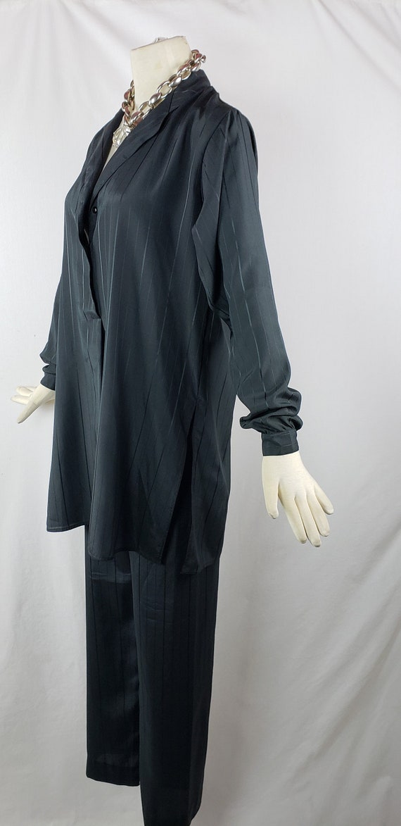 HALSTON  PAJAMA Style Lounge Set 2 PC Shirt  And … - image 4