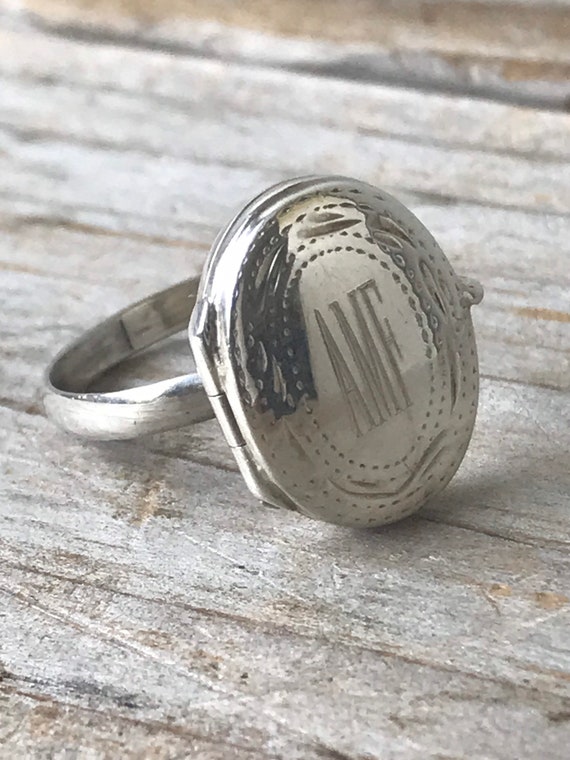 Antique Sterling Locket Ring - image 3