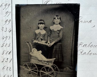 1830 年代から 1860 年代頃の、額縁に入ったスーツとネクタイ姿の男性