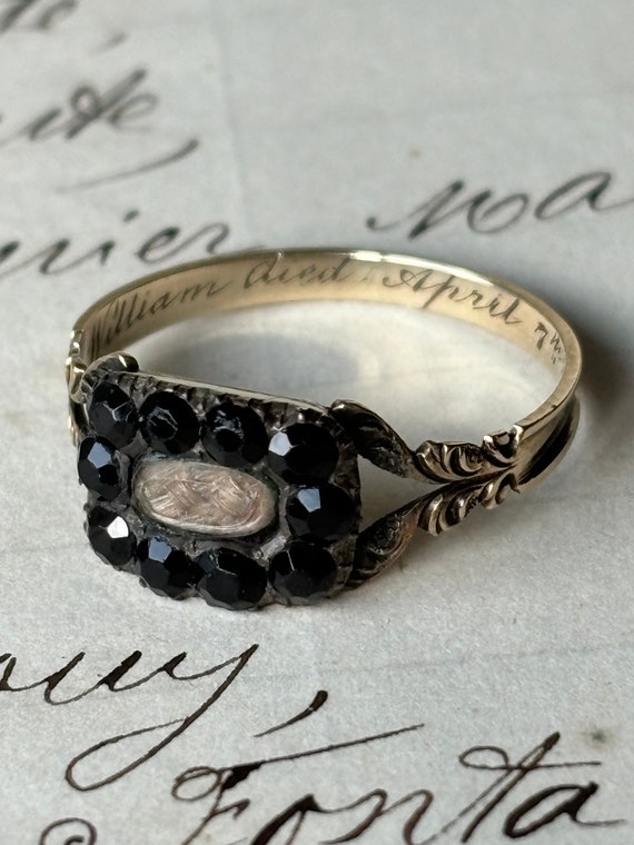 Antique Gold and Jet Mourning Ring - image 10