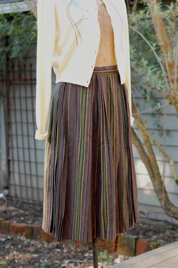 brown wool/orlon pleated skirt