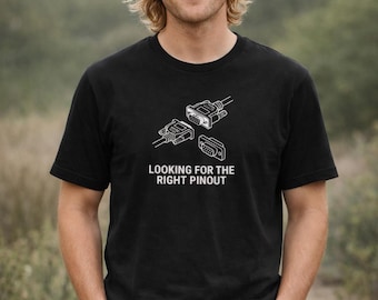 IT Tech Pinout Shirt - Minimalistisches Hardware Engineer Coder T-Shirt