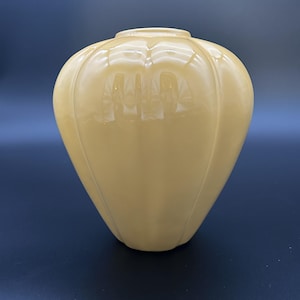 Vintage Haeger Yellow Ribbed Melon Vase – 8.5” Fluted Floralware Macomb IL