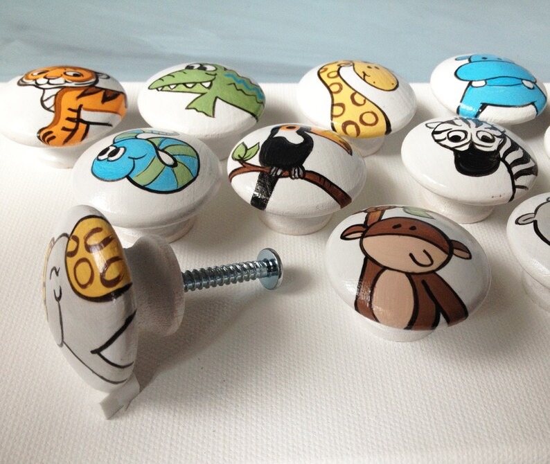 Animal Dresser Knobs Pulls / Animal Nursery Art Safari Cajón Etsy España