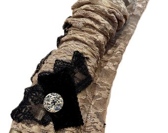 Dressy elegant armwarmers gloves in velvet and embellished. Fancy and formal. Steampunk