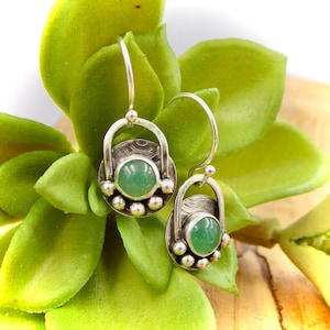 Gebogen boho-oorbellen in sterlingzilver met groene aventurijn