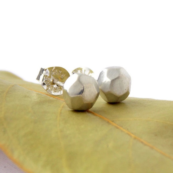 Faceted Pebble Earrings: simple earrings, faceted earrings, stud earrings, sterling silver earrings, faceted studs, faceted post earrings