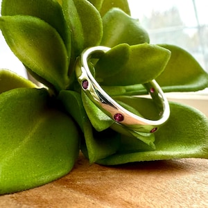 Multistone Band mit insgesamt 8 Steinen: Silberring, Sterlingsilberring, Zierring, Mutterring, Geburtssteinring, Stapelring