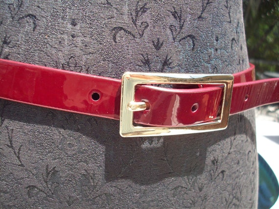 Raoul Deep Red Shiny Jagged Edge Patent Leather Belt, Size M 30\