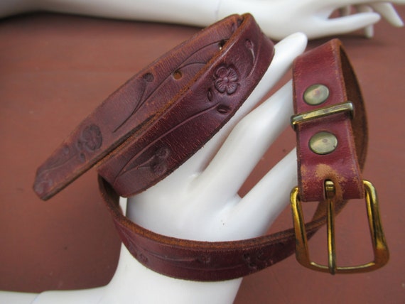 Vintage hand tooled buckle - Gem