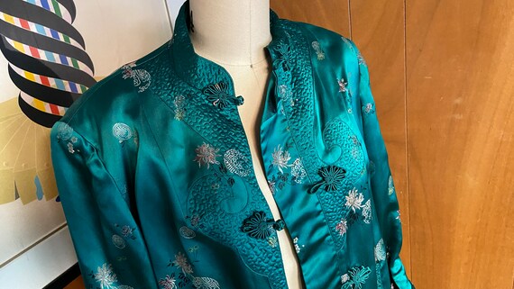 Vintage PEONY Brand Chinese Coat Sz 36 S Floral Silk Green Vintage PEONY Brand Chinese Coat Sz 36 S Floral Silk Green