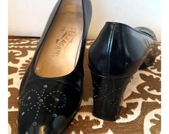 Salvatore Ferragamo Black Pump Heels Embossed perforated Sz 8.5 B
