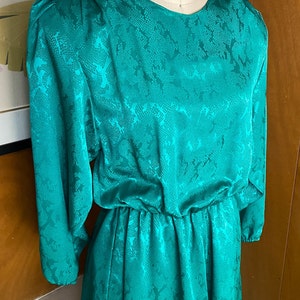 VTG 70's 80's Snakeskin pattern green Fit Flare Dress Sz S M 4 6 8 image 4