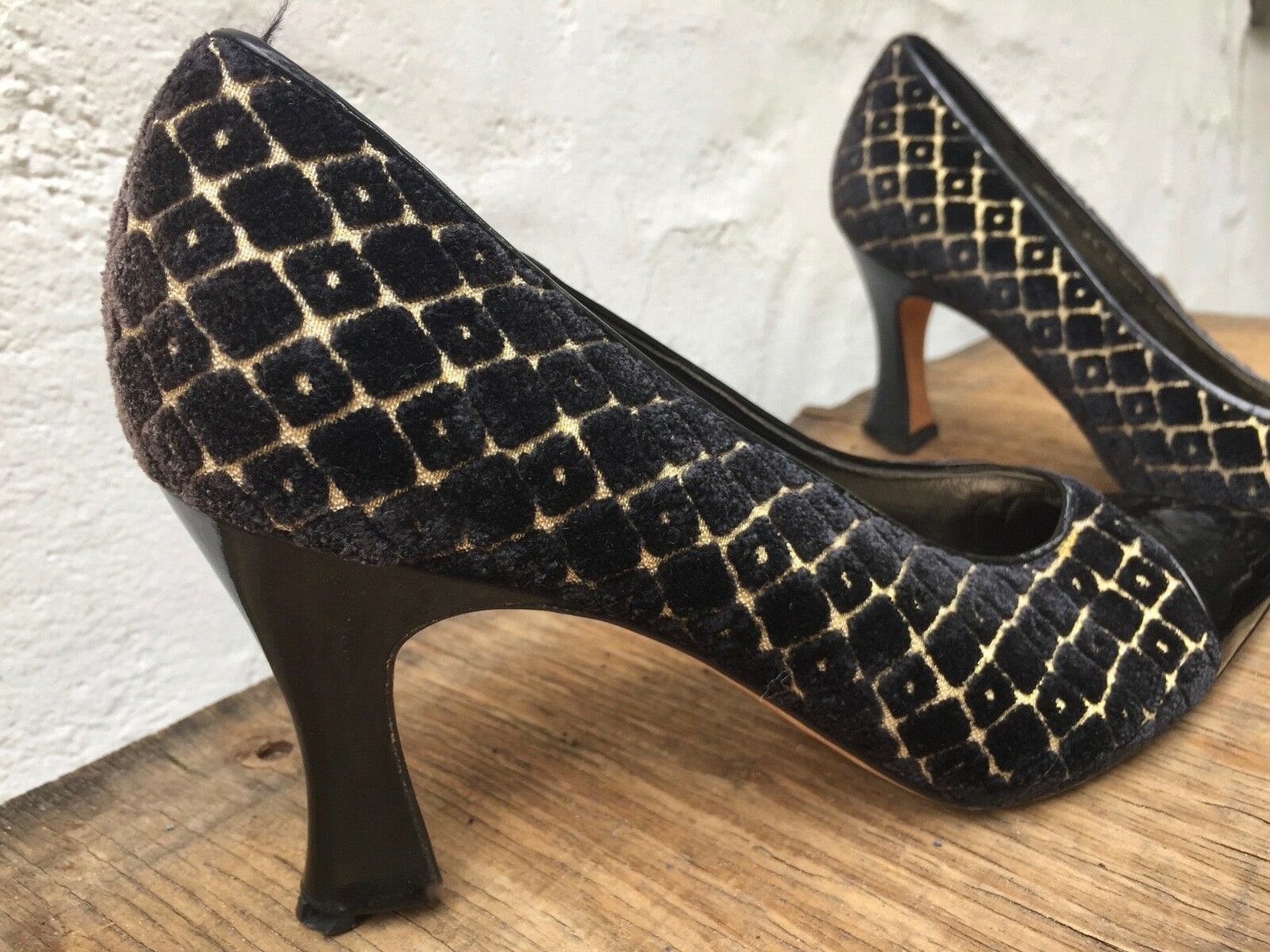 Vtg BALLY patent Leather & fabric Heel Sz 8.5 N black gold | Etsy