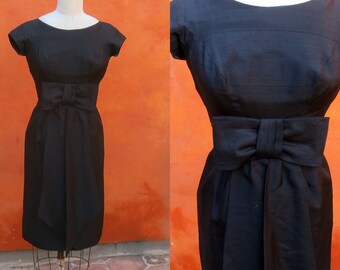 Vintage 1950s 1960s Black Silk Wiggle Dress. Bow in front. Jane Andre Sz 0 2 4 S XS