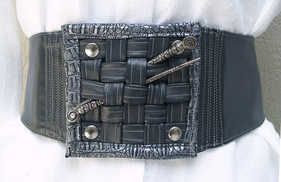 Gunmetal Lambskin Leather Belt With Signature Basketweave  display picture 3