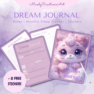 Peut inclure: Plusieurs journaux de rêves violets avec une illustration de chat rose. Les journaux comprennent des sections pour les notes, un suivi du sommeil mensuel et des autocollants. Le texte sur la couverture indique "Dream Journal" et "My Dream Journal".