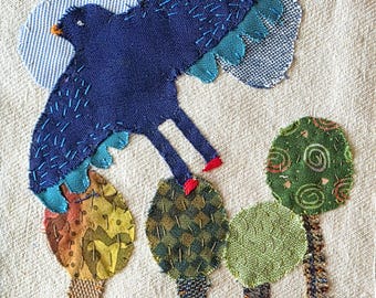 Handbestickte Textilkunst, Vogel und Baum, gemütliches Wanddekor