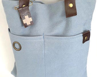 Hellblaue Canvas-Einkaufstasche, Ledergriffe & Messingtülle, weiche gewaschene Baumwollumhängetasche, handgemachte Gebrauchstasche