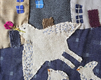 Handbestickte Textilkunst, fliegende Vögel in der Abenddämmerung, gemütliche Wanddekoration