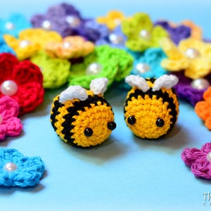 Crochet PATTERN Busy Bees crochet bee pattern, amigurumi bee pattern, bumble bee ornament, bee décor pattern PDF Download image 1