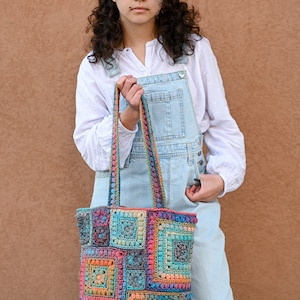 Crochet PATTERN Square Scramble Sack crochet tote bag pattern, boho granny square tote sack pattern, colorful crochet bag PDF Download image 2