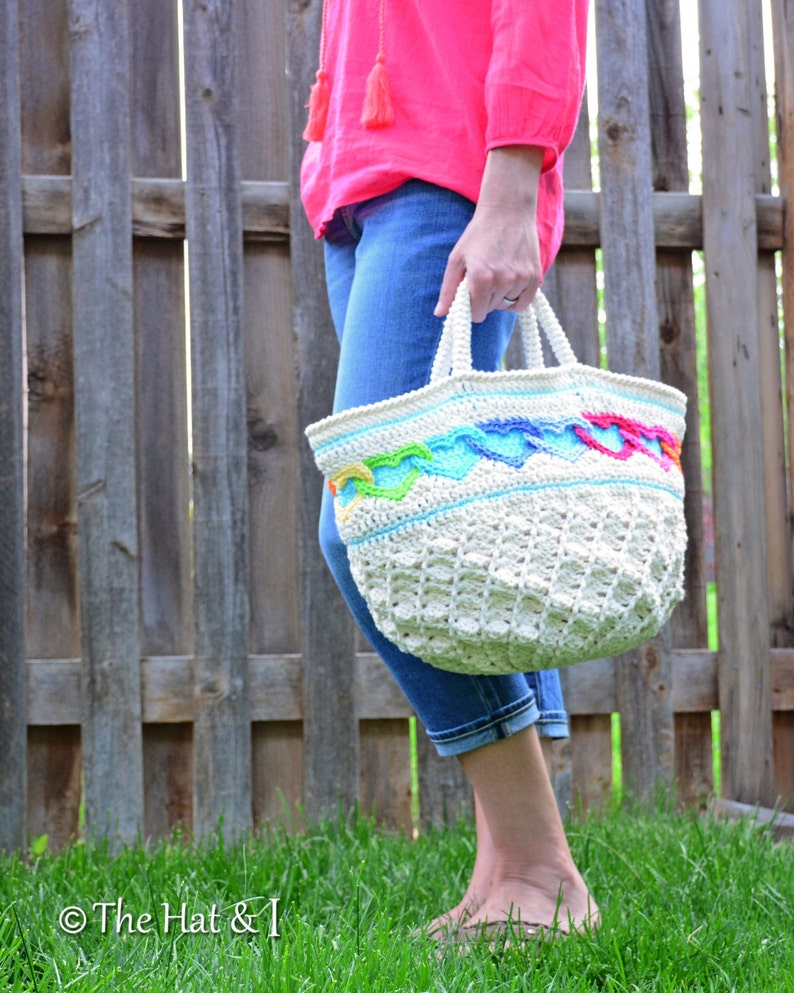 Crochet PATTERN Have a Heart Tote crochet bag pattern, heart tote pattern, colorful tote bag w/ linked hearts pattern PDF Download image 4