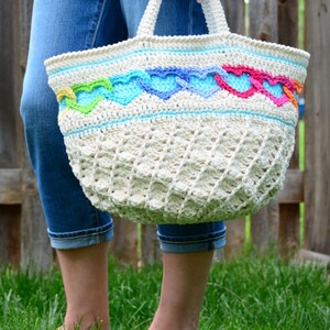 Crochet PATTERN Have a Heart Tote crochet bag pattern, heart tote pattern, colorful tote bag w/ linked hearts pattern PDF Download image 5