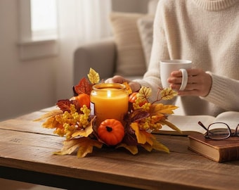 Corona de calabaza con bayas de otoño: decoración del hogar con hojas de arce para Acción de Gracias