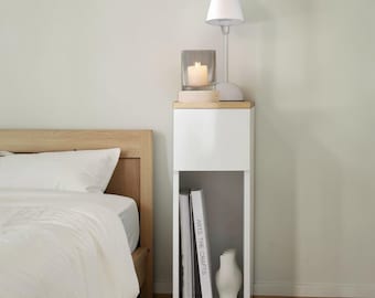 Schmales Nachttischchen mit Schublade & Ablage