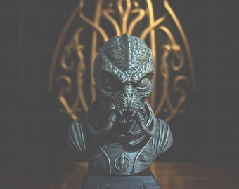Alien Bust Sculpture, Sc-Fi Creature Head Statue, Collectible