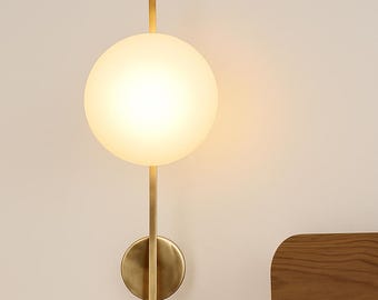 Mid-Century Modern Brass Wall Lamp – Minimalist Bedside Sconce by TheMidModLightCo.