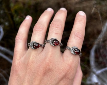 VAMPIRE BLOOD MOON Ring - gothic ring - moon ring - flower ring - floral ring - flower moon ring - moon ring