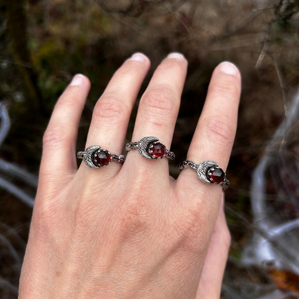 VAMPIRE BLOOD MOON Ring - gothic ring - moon ring - flower ring - floral ring - flower moon ring - moon ring