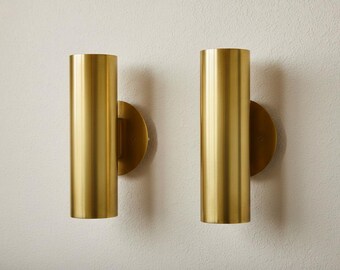 Aplique de pared cilíndrico moderno de latón crudo, lámpara de tubo minimalista artesanal de 10 pulgadas