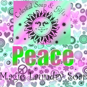 Puede incluir: Una etiqueta rosa y verde con el texto "Celestial Soap & Gifts" y un diseño de flor estilizado. El texto "Peace" está escrito en letras rosa y verde debajo de la etiqueta. El texto "Magic Laundry Soap" está escrito en letras negras debajo del texto "Peace". El fondo es un patrón colorido de círculos, corazones y flores.