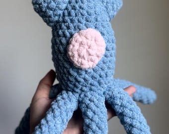 Peluche de calamar Coraline hecho a mano: Juguete amigurumi de ganchillo azul