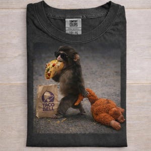 Camiseta Comfort Colors® Baby Monkey Punch comiendo Taco Bell, regalo para amantes de los animales, camiseta de moda