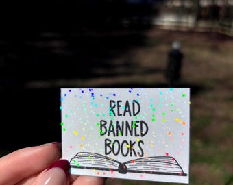 Lesen verboten Bücher Aufkleber | Bücherwurm Aktivismus Aufkleber | Holographisch Laminierter Reader Aufkleber | Bibliothekar Buch Liebhaber Geschenk