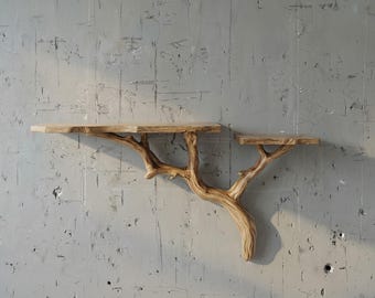 Estantería flotante de ramas de árbol, estantería de pared de madera flotante, decoración rústica de madera hecha a mano para el hogar.