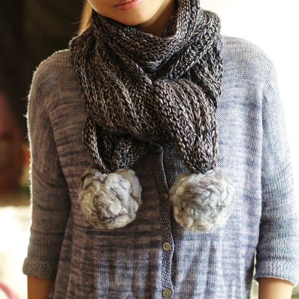 Knitting pattern pdf: Tintinnio cozy cabled scarf with roving pompoms