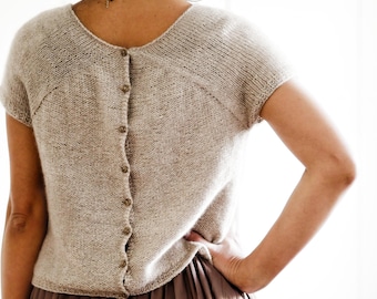Beginner friendly knitting pattern PDF: Pyramid Cloud front-to-back reversible summer top