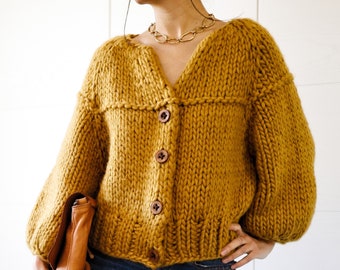 Beginner friendly cardigan knitting pattern PDF: Weekend Jacket super bulky knit women cardigan