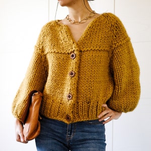 Beginner friendly cardigan knitting pattern PDF: Weekend Jacket super bulky knit women cardigan image 1