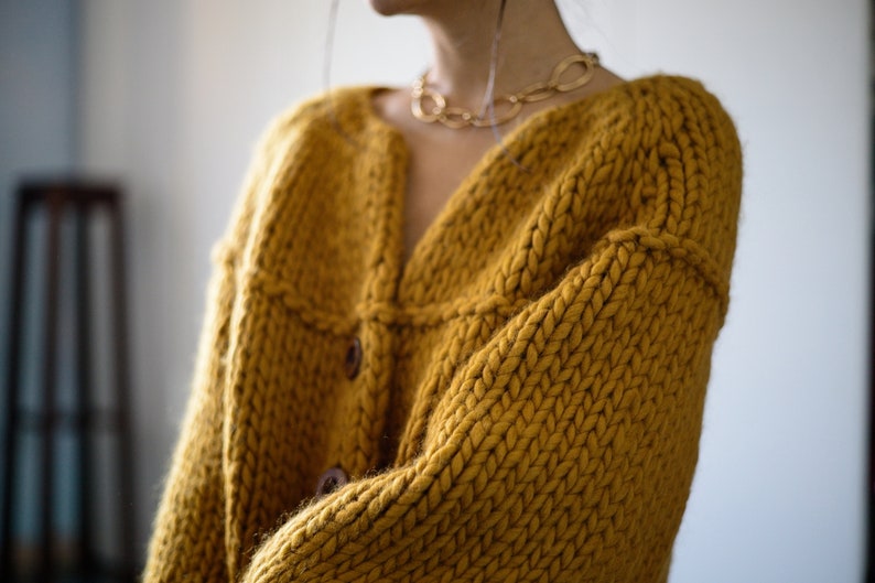 Beginner friendly cardigan knitting pattern PDF: Weekend Jacket super bulky knit women cardigan image 4