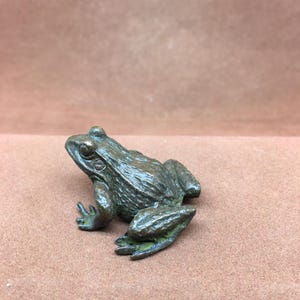 Vintage Bronze Frog Tea Pet Figurine | Handcrafted Amphibian Tea Ceremony Decor