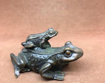 "Vintage Bronze Frosch Paar - ""Good Luck & Prosperity"" Teezeremonie."
