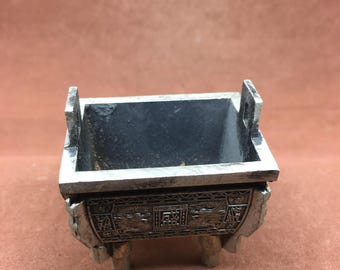 Bruciatore di incenso Ding in bronzo patinato fuso a mano, Tea Pet / Figurina di antico vaso rituale cinese