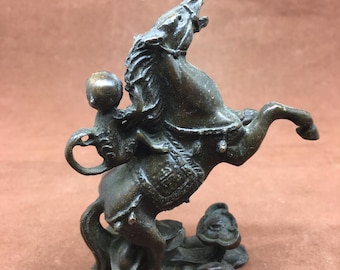 Porta tè vintage in bronzo "Cavallo e scimmia": talismano della fortuna Feng Shui per l'ambizione